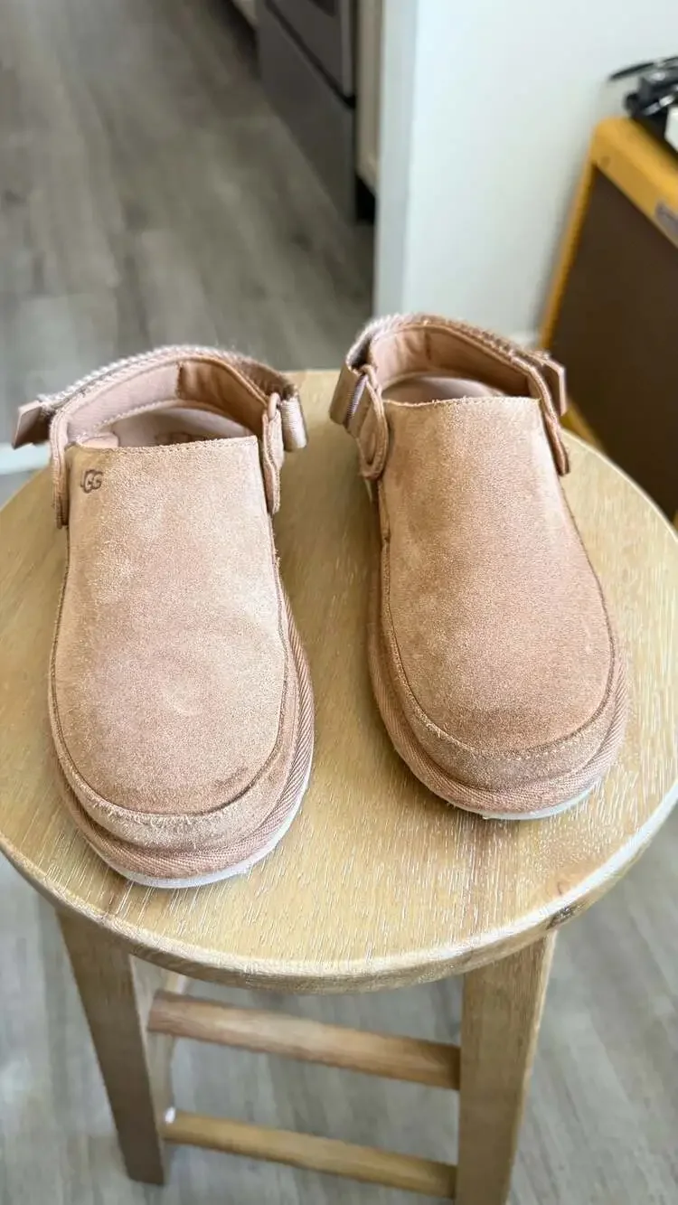 UGG Kids Goldenstar Clog in Driftwood